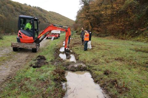 Rénovation des mares avec une mini-pelle (entreprise BENITO)